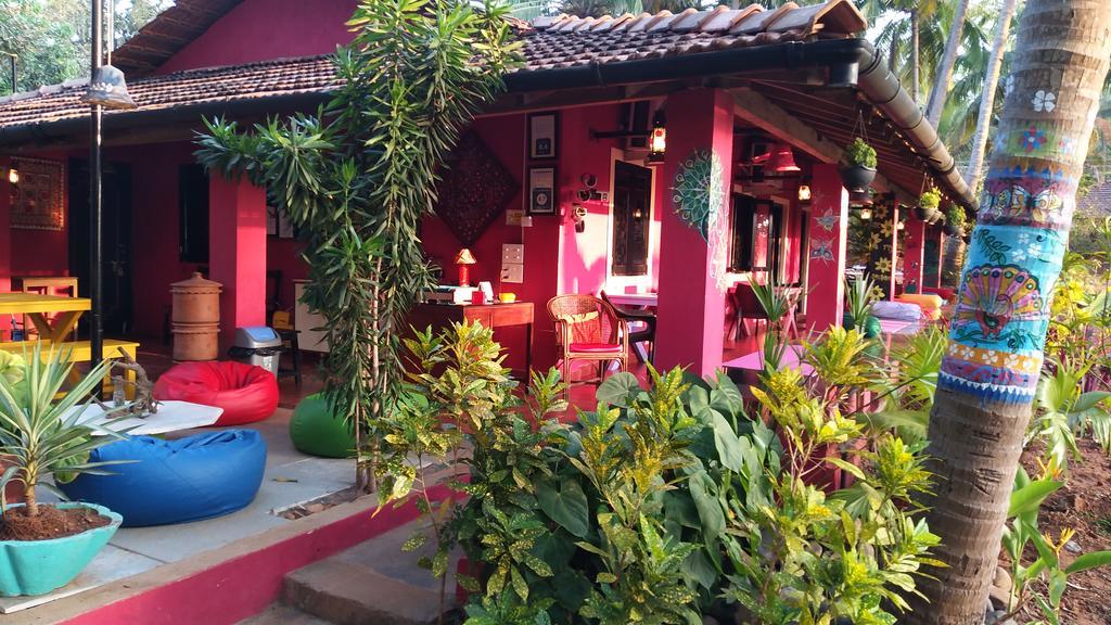 The Yuppi Hippi Hideout Hotel อันจูนา ภายนอก รูปภาพ