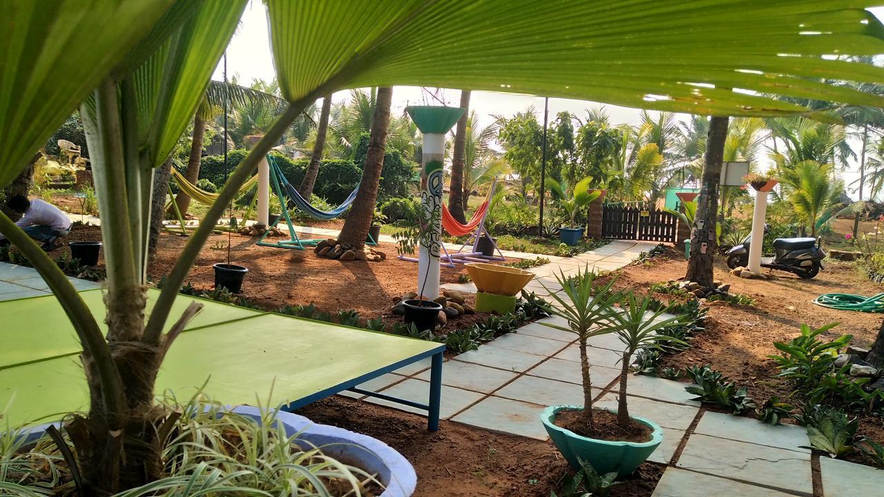 The Yuppi Hippi Hideout Hotel อันจูนา ภายนอก รูปภาพ